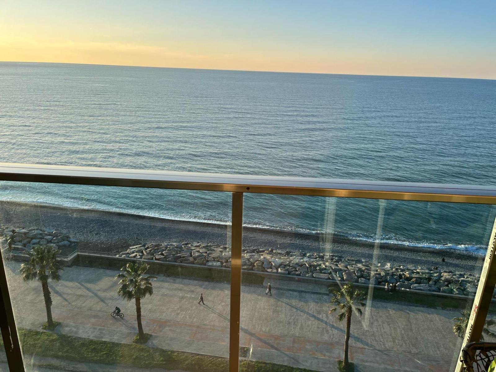 Ferienwohnung Sea Batumi Exterior foto